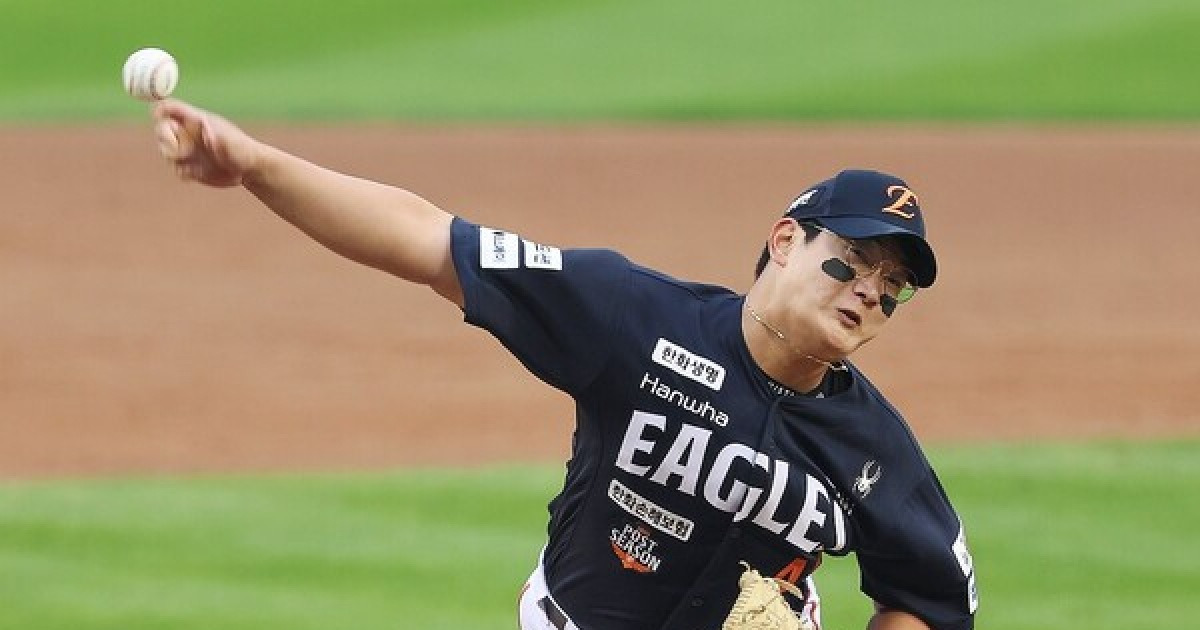 또 김서현, 이번엔 폭투… 이해가지 않는 김경문표 용병술, 또 실패했다[초점]