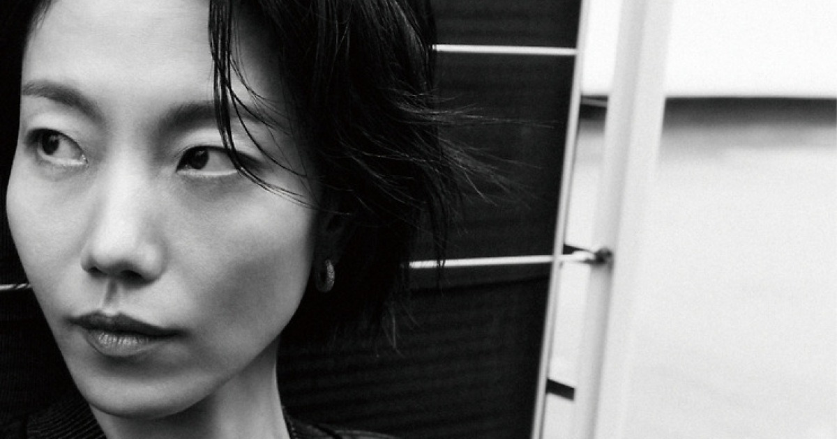 김신록 "연극 매력? 전력 다 하지 않으면 할 수 없어" [화보]