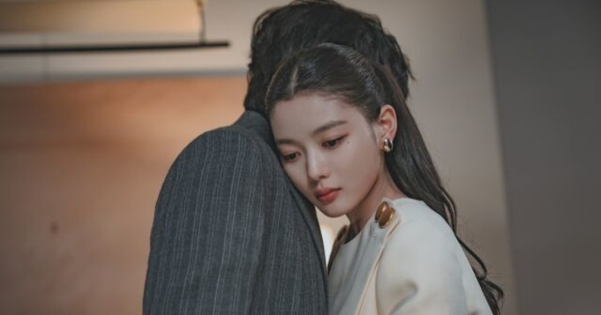 김유정, ♥김영대 품에 안겼다…공허한 눈빛 [친애하는 X]