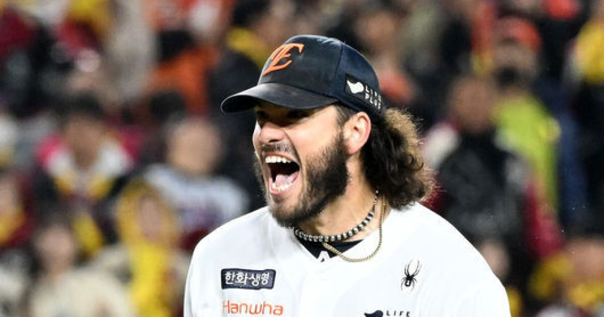 '어쩌면 마지막' 폰세는 할만큼 다 했다, 김현수에게 홈런 맞았지만…6이닝 6K 2실점 '한화 PS 첫 QS' [KS3]