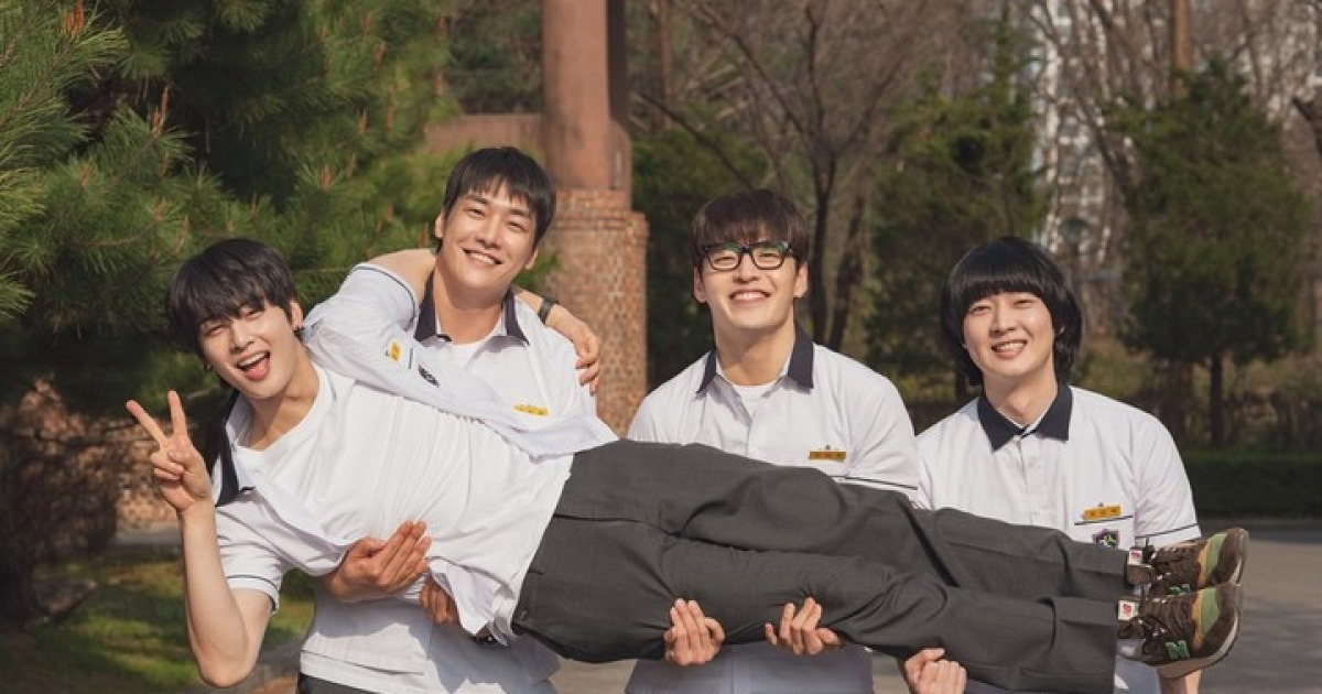 호불호 갈린 '퍼스트 라이드', 개봉일 8만 동원→1위로 출발 [박스오피스]