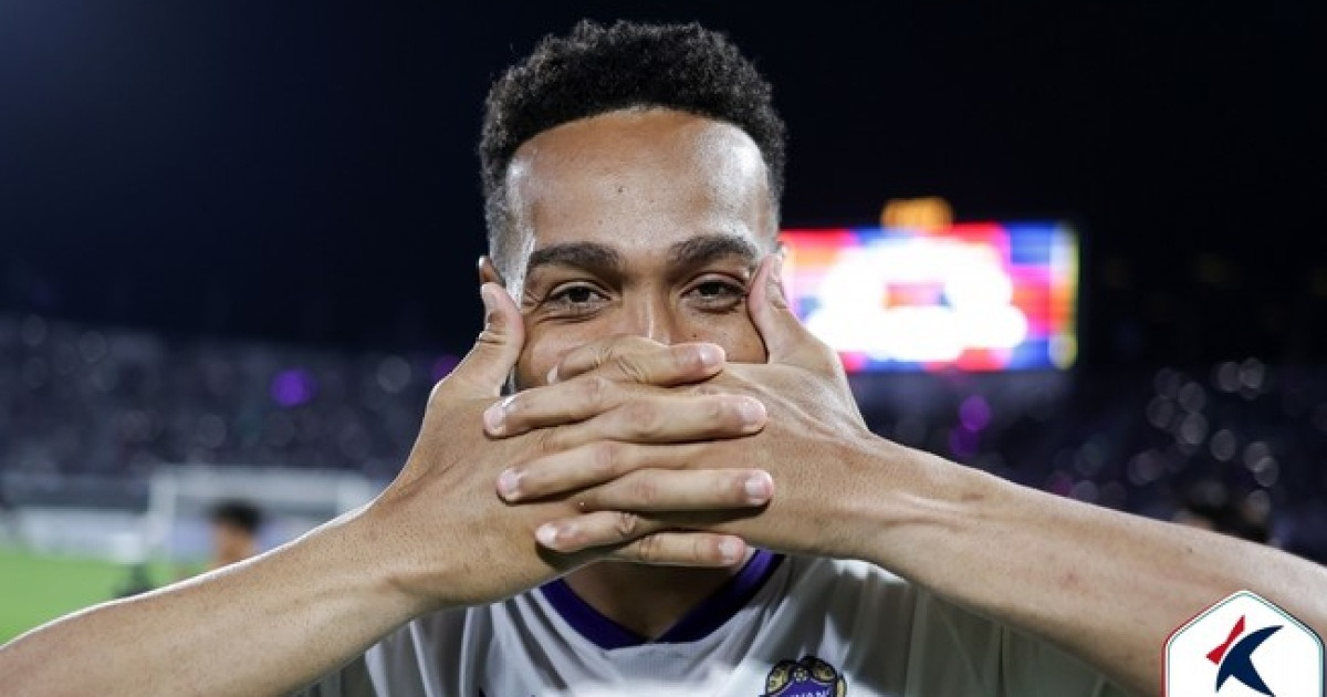 [K리그1 이슈] 가계정 뒤에 숨은 저급한 인종차별자들...누가 '안양 명품 외인' 모따에게 돌을 던지나