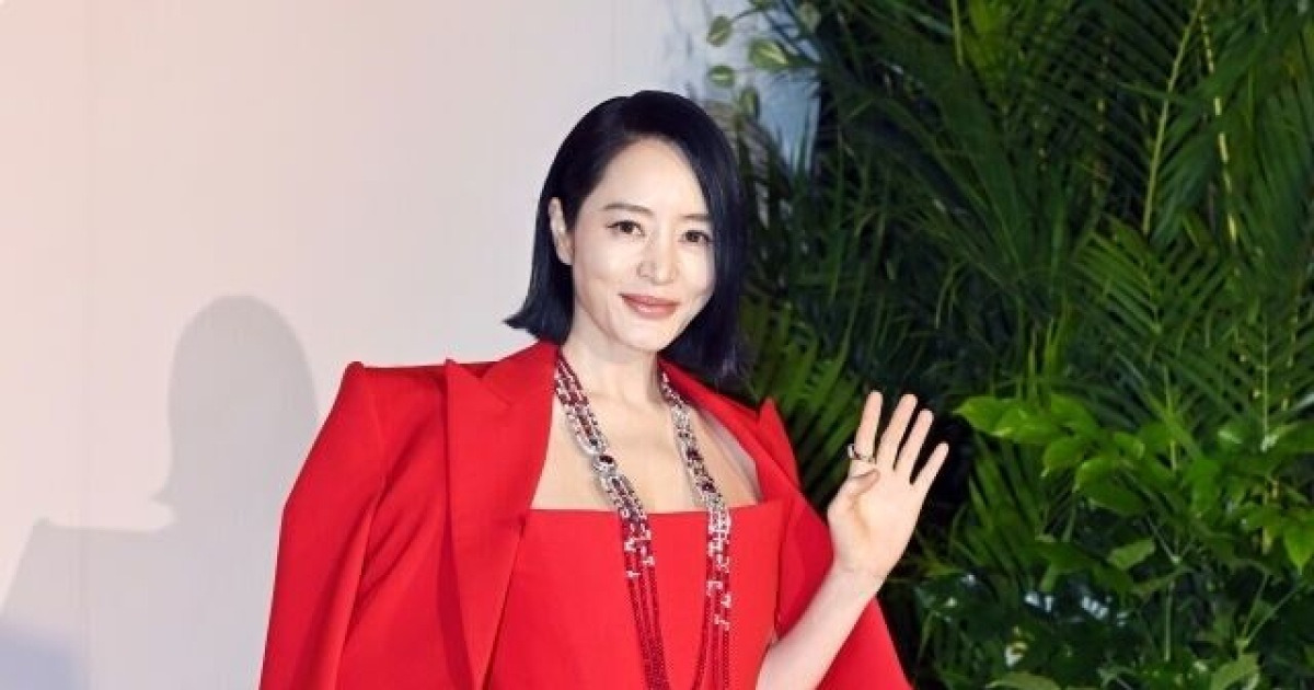 [단독]'데뷔 40년차' 김혜수, '2025 MAMA 어워즈' 호스트