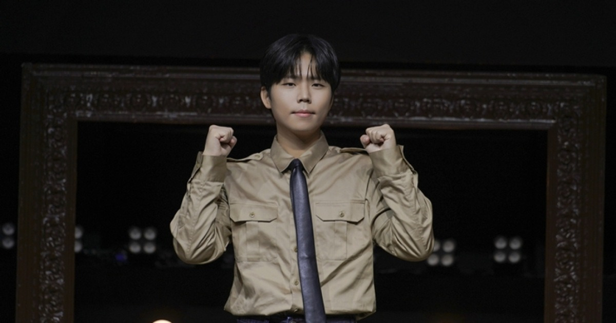 "이번엔 잘 불러보겠습니다"…신곡 '앞머리' 라이브 2번 한 정승환[현장EN:]