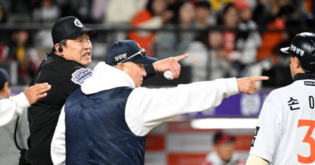 김경문 뿔났다, 왜 ‘인필드 플라이’ 선언 안 했나…'천재' 오지환의 고의 낙구에 농락 당하다 [KS3]