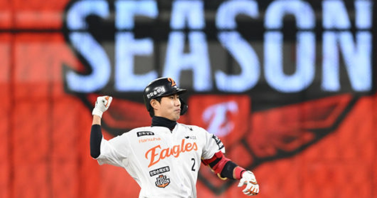 'KS 주전 박탈' 50억 FA 유격수 설움, 역전타 한 방에 사라졌다 "선발 아니어도 괜찮아, 더 독기 품고 준비했다" [KS3]