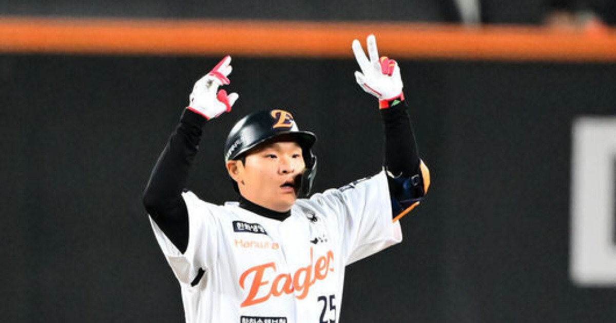 "한화 우승 하고 가야죠" 신혼여행도 미루고 훈련하더니…복덩이가 태어났다, 0% 기적 꿈꾸는 김태연