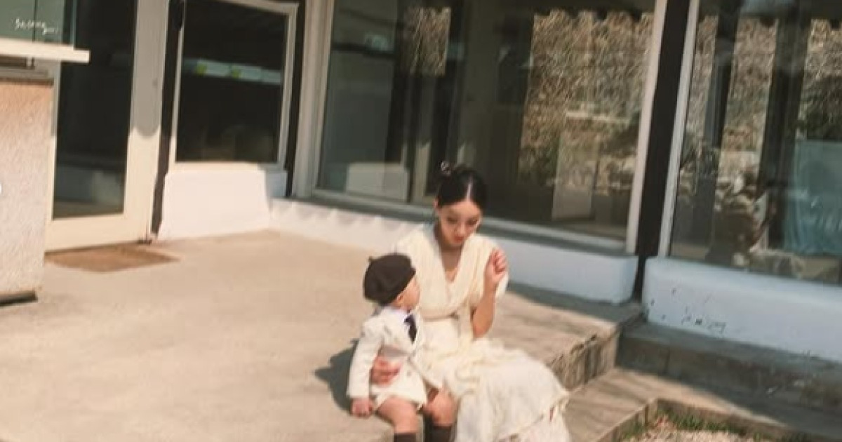 문가비, '정우성 혼외자' 고백 1년 만에···훌쩍 큰 아들 공개