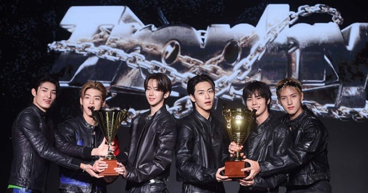 SM과 시너지↑…82메이저, 압도적 퍼포먼스로 '트로피' 정조준 [종합]