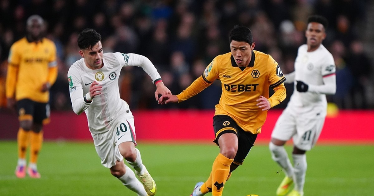 황희찬 시즌 첫 도움…울버햄프턴, 첼시에 져 리그컵 16강 탈락