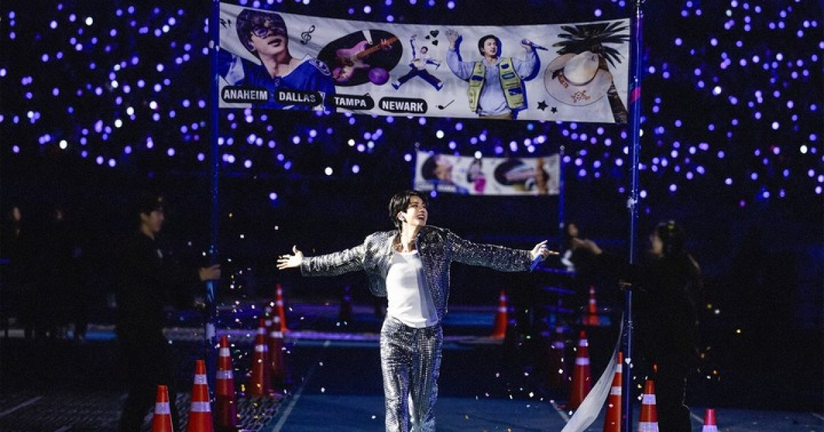 BTS 진, 정국-제이홉과 방탄소년단 메들리..."멋있는 완전체로 돌아오겠다"[현장]