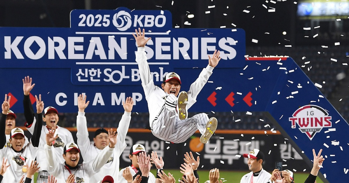 "톨허스트에게 7회에 던져달라고 무릎꿇었다." 9kg 빠진 염갈량. "2년 연속 우승위해 일주일만 즐기겠다"[KS5]