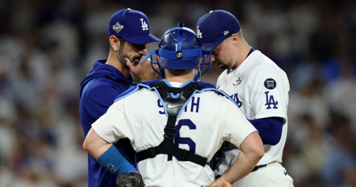 '11⅓이닝 10실점' 박살난 2568억 에이스, 로버츠의 분노 "대가 톡톡히 치렀다, 더 나은 경기해야 해"