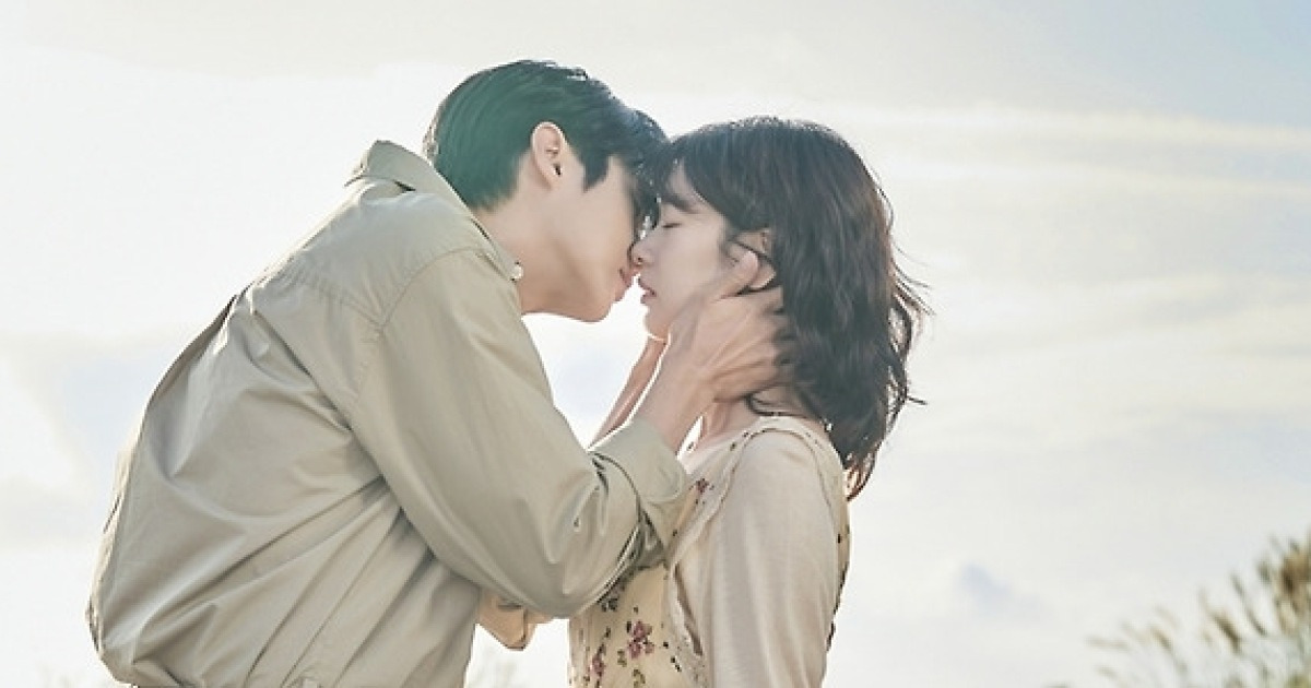 ‘우주메리미’ 최우식♥정소민, 위장 부부라더니 키스 1초 전[오늘TV]