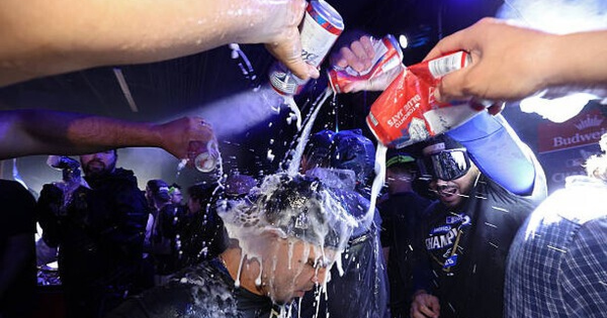 월드시리즈 한창인데..."맥주 마시고, 헤드폰 끼고, 영화 보고" 다저스와 달리 편하게 쉰 토론토, 6차전에서 끝낼까?