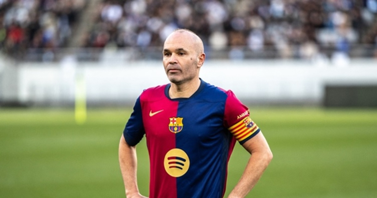 "모두가 日 축구 존경해" 전설 이니에스타도 푹 빠졌다 "축구는 일본처럼 해야... 내가 좋아하는 스타일" 극찬