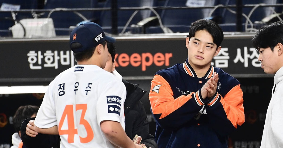 '문동주 조기 강판' 초대형 악재→한화, 그래도 포기 안 했다…정우주·황준서·김종수 '4이닝 1실점' 합작 [KS5]