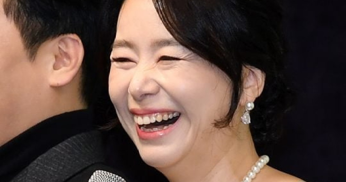 チャン・ヘジン、「パラサイト」で女優としてのキャリアを再活性化…恩人がいた(「存在」)
