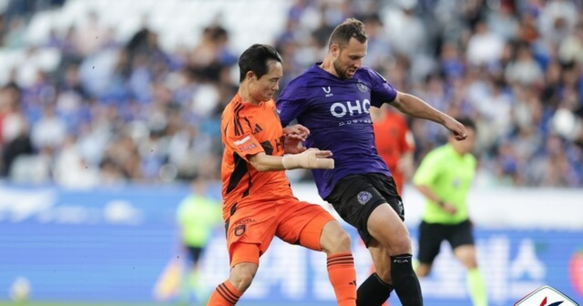 [BE.현장] 지면 1부 잔류 장담 못한다... '고승범 장군-모따 멍군' 울산-안양, 전반 1-1 속 울산 김민혁은 경고누적 퇴장