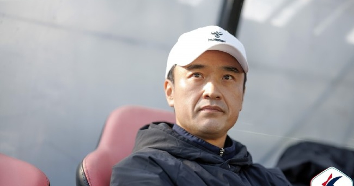 [K리그2 기자회견] '4연패 탈출 성공' 경남 김필종 감독 대행 "선수들이 지지 않겠다는 집중력 보여줬어"