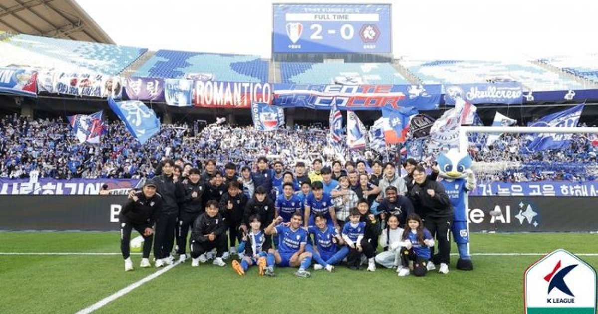 '기다려라 K리그1' 수원, 충북청주 2-0 꺾고 2위로 승강 PO 확정...5위 이랜드는 경남과 0-0 '삐끗'