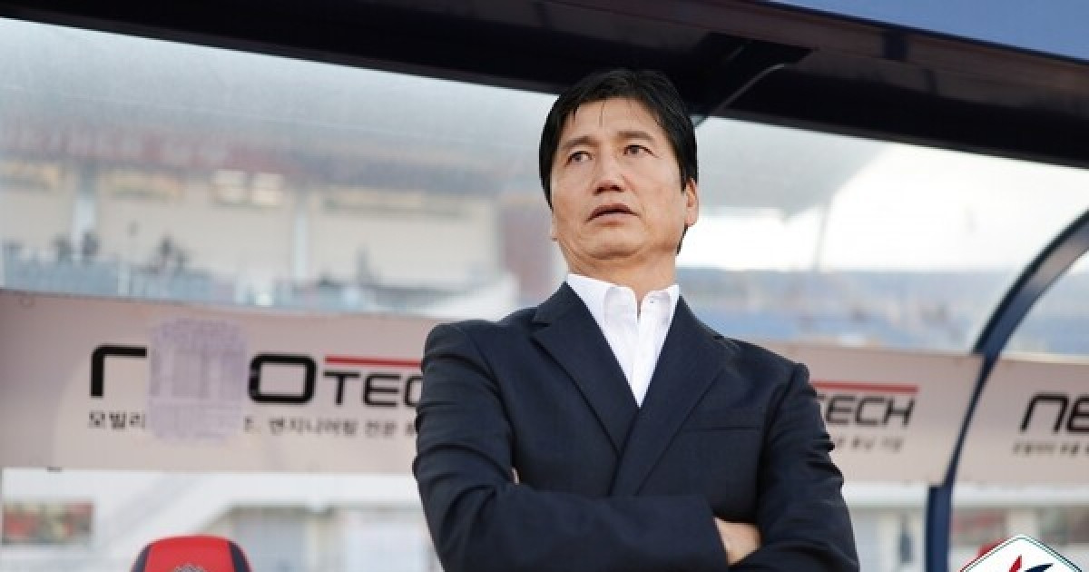 [현장목소리] '기용 가능 인원 19명' 김천 정정용 감독의 한숨, "선수 쓰러질 때마다 깜짝 놀라"