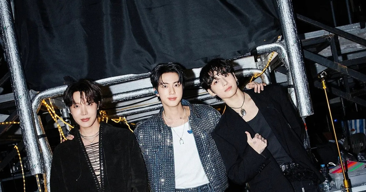 BTS 진, 정국·제이홉 함께한 비하인드 공개···“내년 완전체 기다려져”[SNS는 지금]