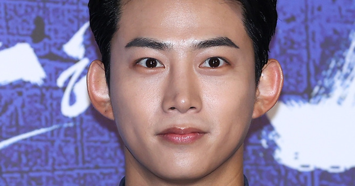 옥택연, '9년 열애' 끝 결혼…"♥예비신부=오랜 시간 절 믿어준 사람"[전문]