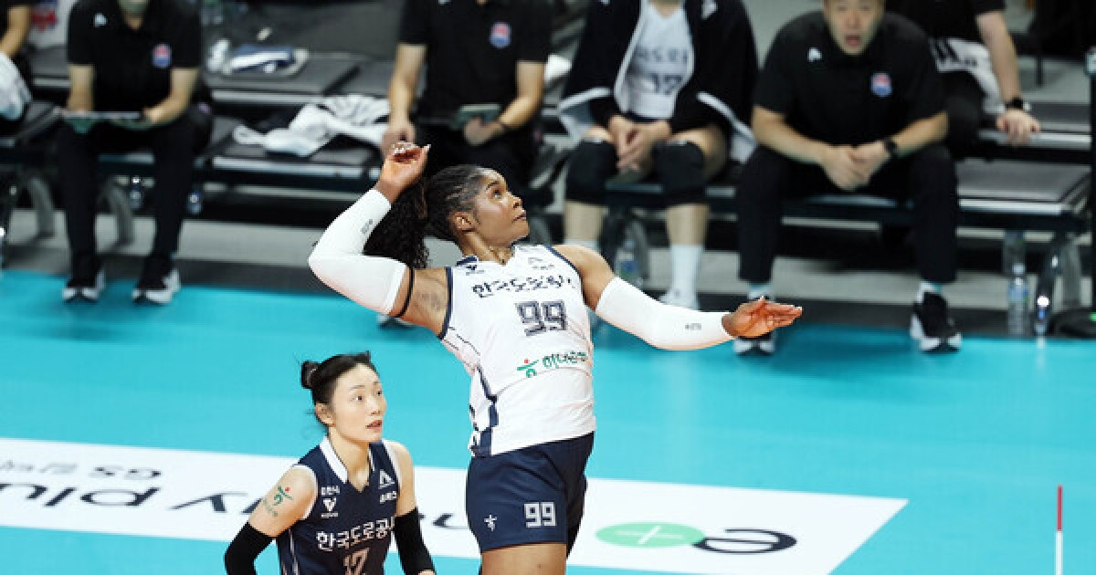 '모마 45득점' 한국도로공사, GS칼텍스에 3-2 승리