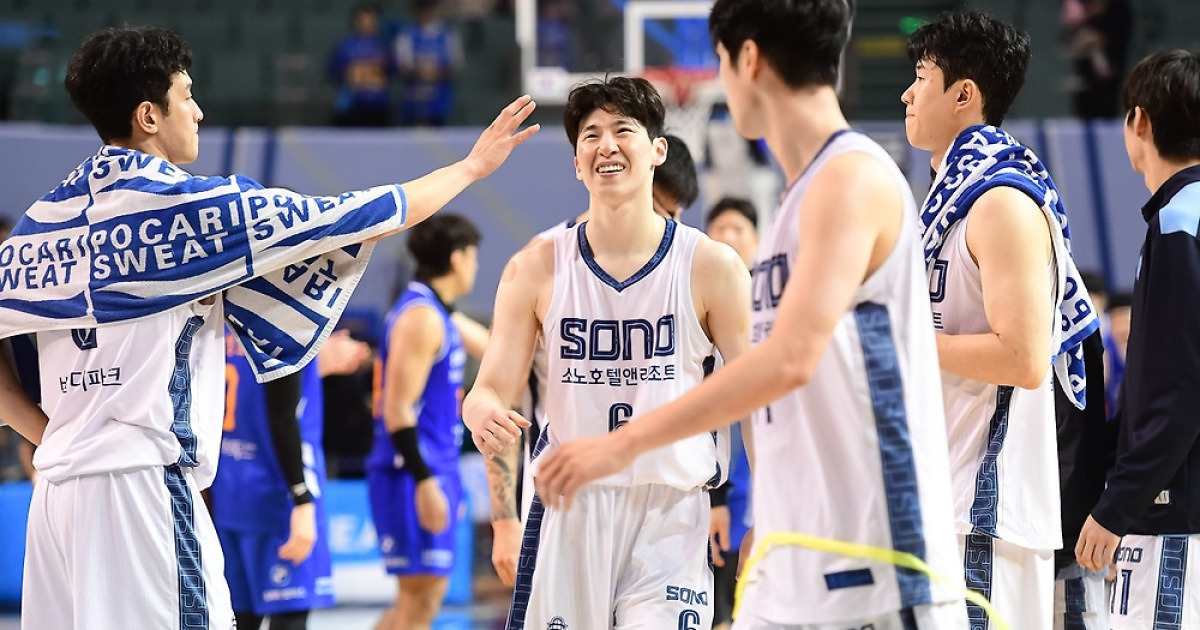 프로농구 소노, 디펜딩 챔피언 LG 잡고 4연패 탈출