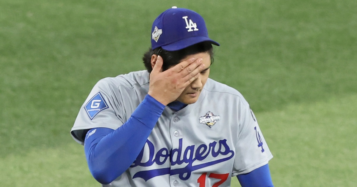 투수 오타니 고개를 떨궜다, 결국 3회 강판...절뚝이는 비솃에게 3점포 허용