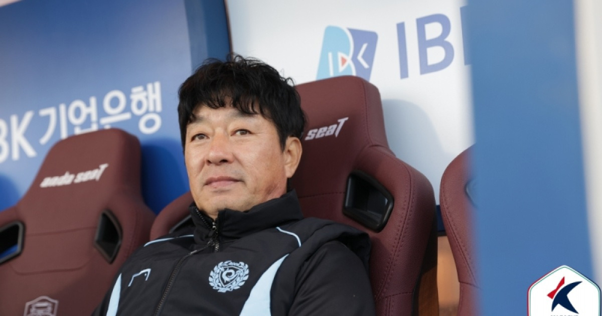 ‘극적 무승부’ 김병수 감독 “현재로서 승점 1도 나쁘지 않아…무조건 이긴다는 자세로 나간다” [IS 수원]