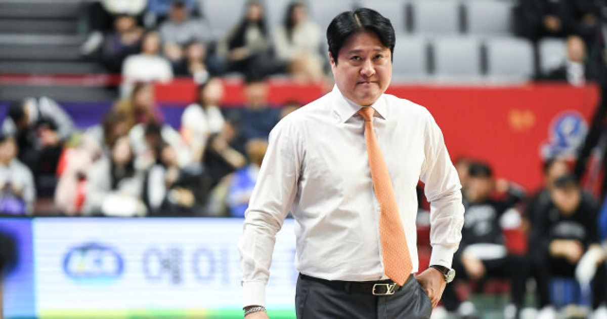 KT, 공동 2위 다운 경기력 아니었다 "계속 다그쳤는데…" 사령탑의 진단은 '리바운드' [MD수원]