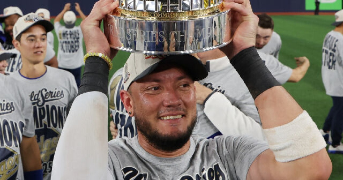 '3승' 야마모토 '결승포' 스미스도 아니다…"HOF 들어가야 해" 감독이 꼽은 7차전 MVP는 36세 베테랑