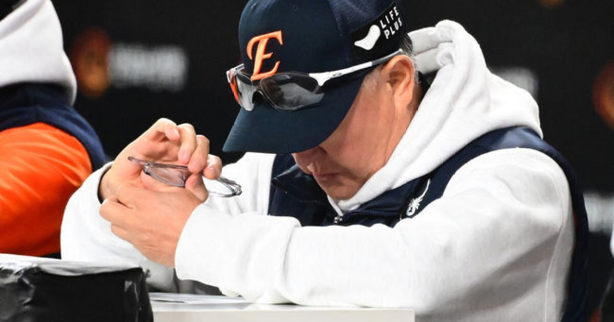 "이런 기회 쉽게 안 오는데…" 한화 천추의 한으로 남을지도 모른다, 왜 2위 감독에게 책임론 불거지나