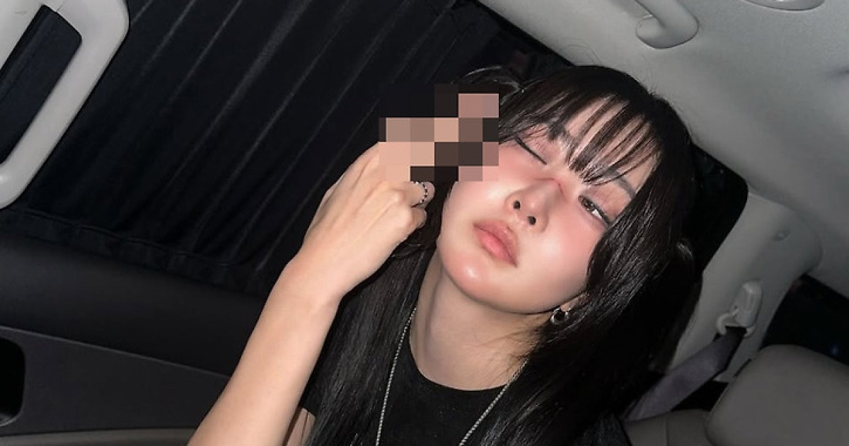 ‘달샤벳 출신’ 수빈, 갑자기 손가락 욕설 사진…대체 왜?!