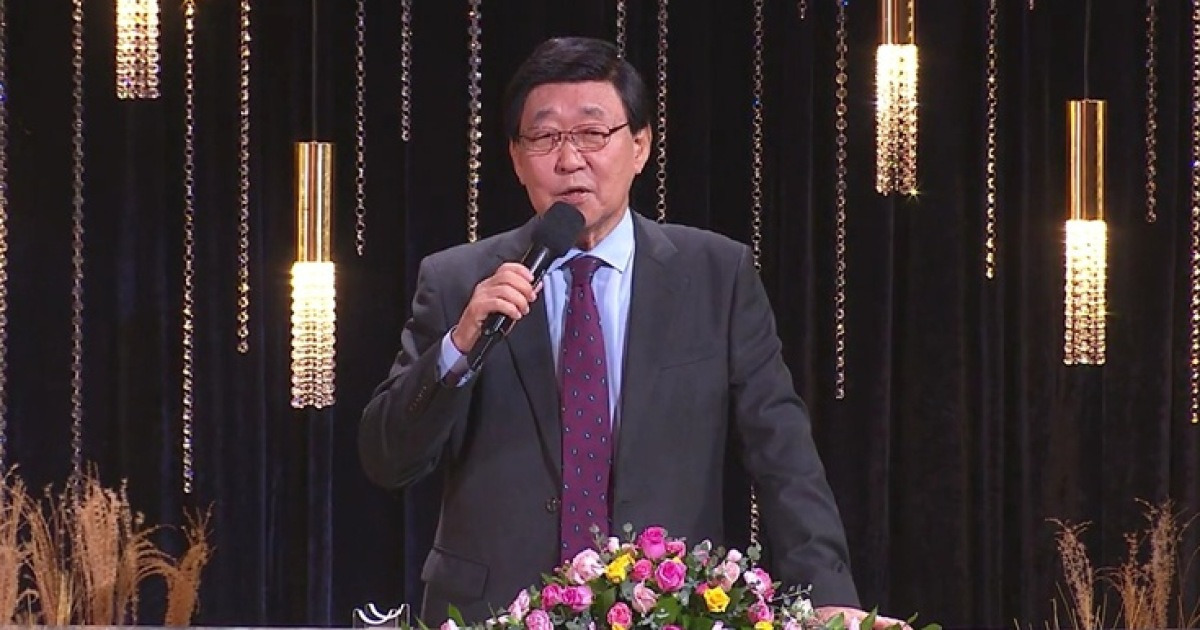 어느덧 40주년..'가요무대' MC 김동건 소감