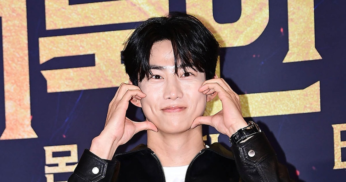 '결혼' 옥택연의 ♥그녀 누구…#5년공개연애 #뒷모습데이트 #파리프러포즈 [엑's 이슈]