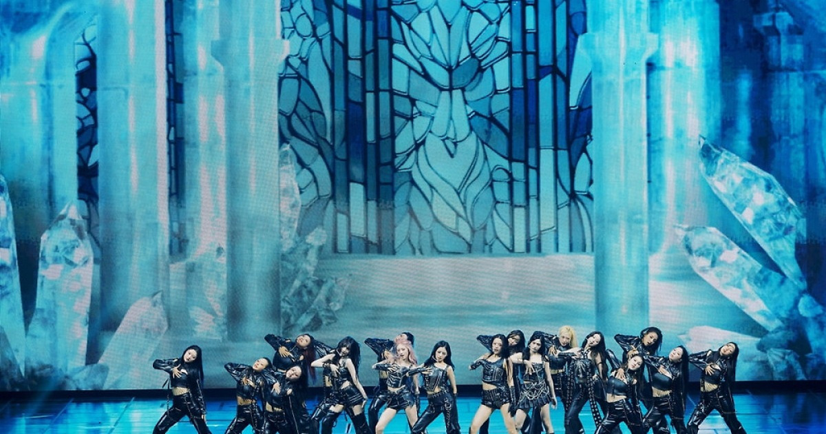 [종합] 아이브, 2만 8200명 팬과 '혼문' 닫았다…두 번째 월드투어 이제 해외로