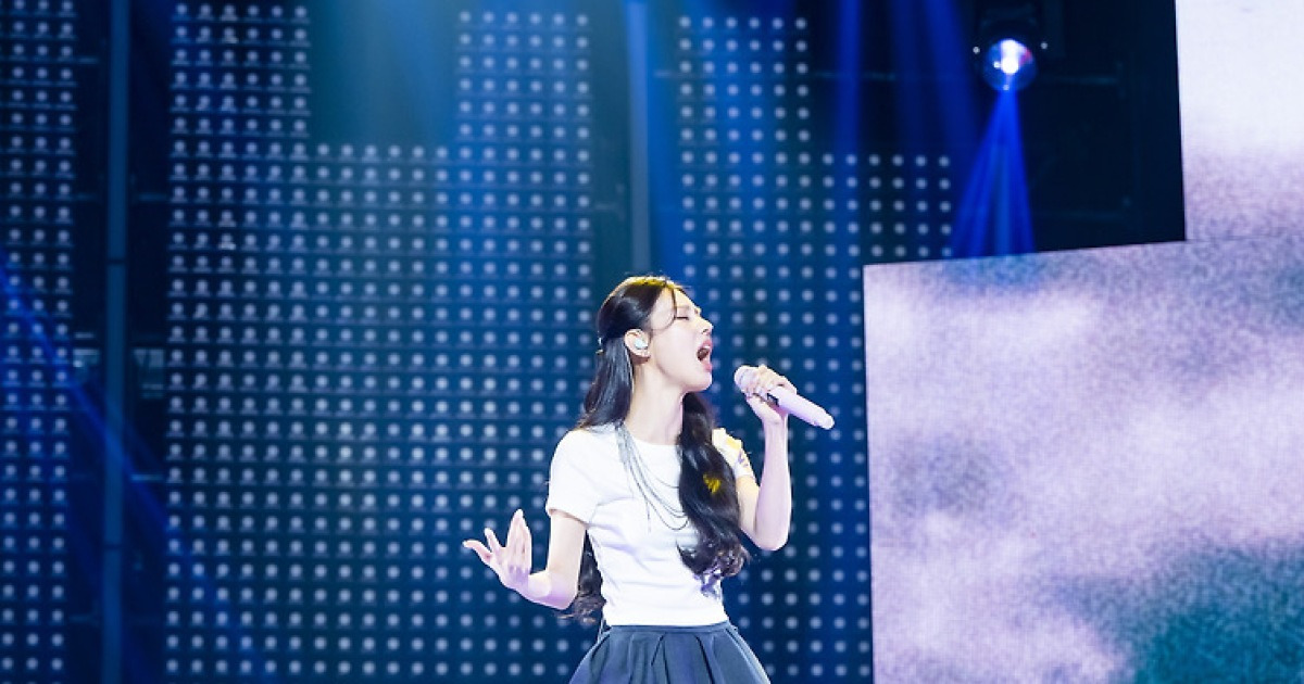 [Y현장] 아이들 메인 보컬답다…미연, 목 풀고 라이브로 컴백 신고 (종합)