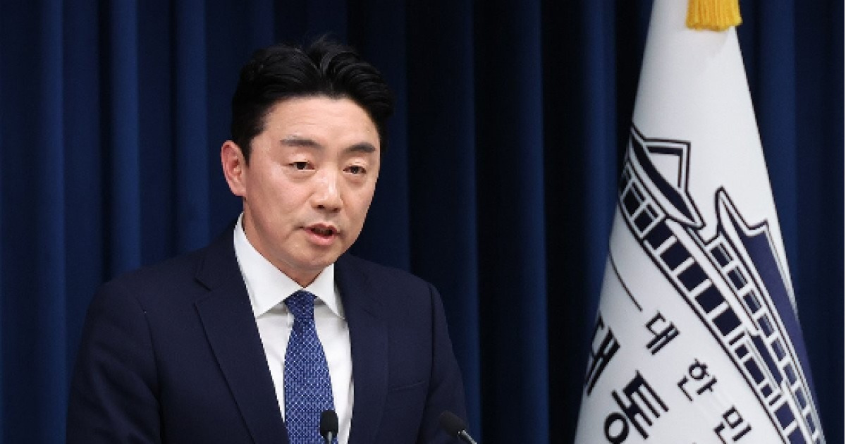 [속보] 대통령실, ‘재판중지법’ 철회 요청…“정쟁에 대통령 끌어들이지 말라”