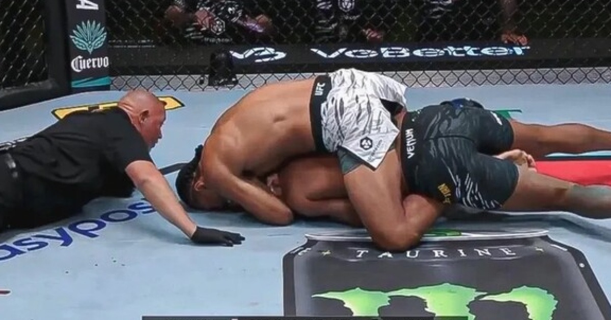 UFC 충격 장면…'믿기 힘든 오심' 20번 탭했지만, 심판은 외면 → 그대로 실신 "안경 필요해 보인다" 조롱