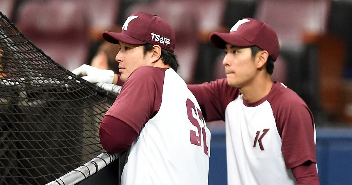 이정후, 박병호 은퇴 소식에 '눈물의 인사'…"제 마음 속 영원한 홈런왕이십니다!"