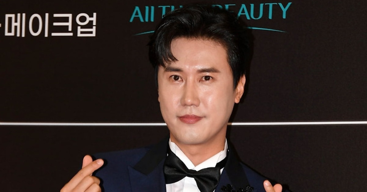 [단독] '트로트 가수' 신성, 男 배구 도전…'스파이크 워'에 도전장