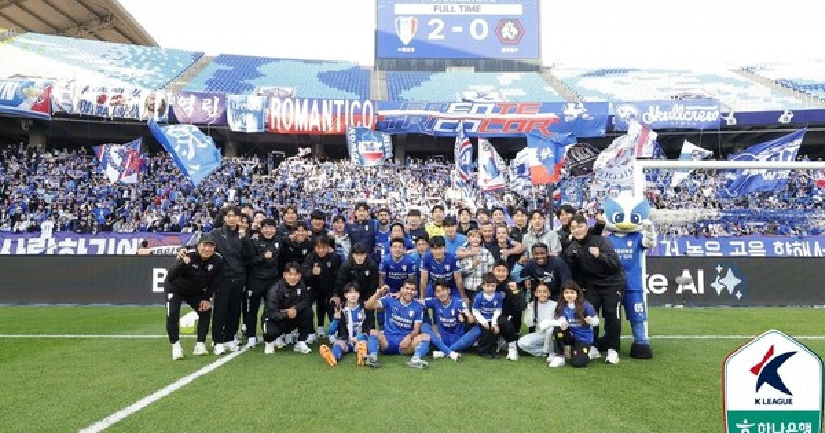 '역대 가장 강한 2위' 수원 삼성과 붙은 K리그1 11위 폭탄 누가 안을까