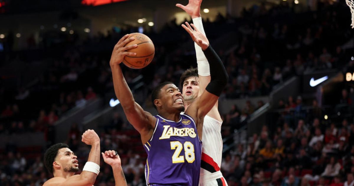 르브론·돈치치·리브스 이탈에도…NBA 레이커스, 포틀랜드 꺾고 4연승
