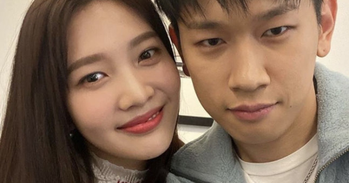 크러쉬, ♥조이 여동생 결혼식서 축가 불렀다…4년째 핑크빛