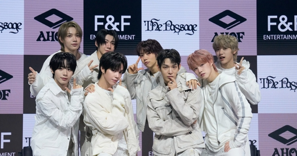 '컴백' 아홉 "2025년 기억하고 싶은 신인으로 남고 싶어요"[현장EN:]