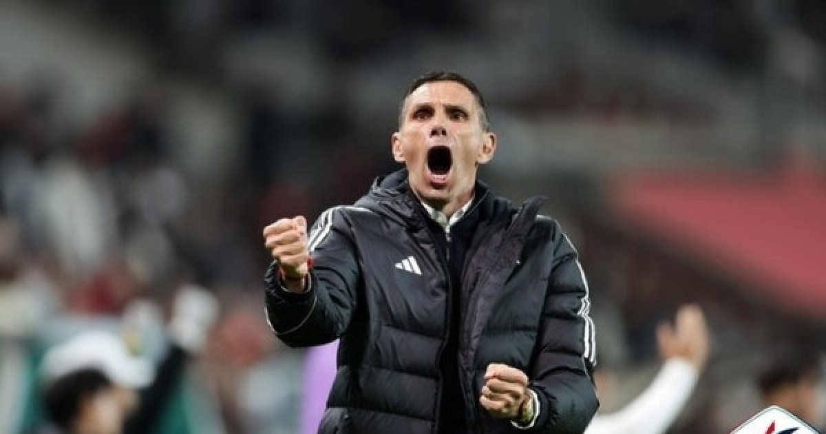 거스 포옛 감독이 애장품까지 내놓았다...전북, '라 데 시마' 기념 성대한 우승 대관식 연다