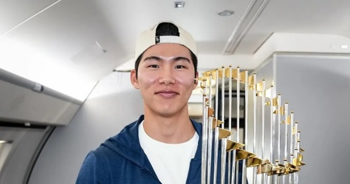 "날 빼고 KIM 넣어" 베테랑 내야수 한 마디에, 김혜성 WS 막차 출전→우승 순간 함께할 수 있었다